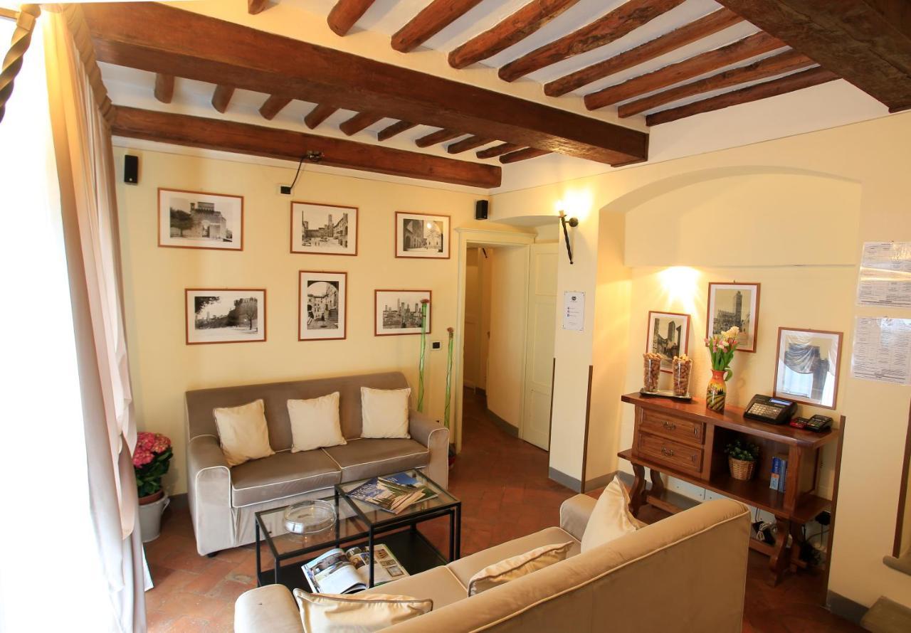 Palazzo Mari Hotel San Gimignano Bagian luar foto