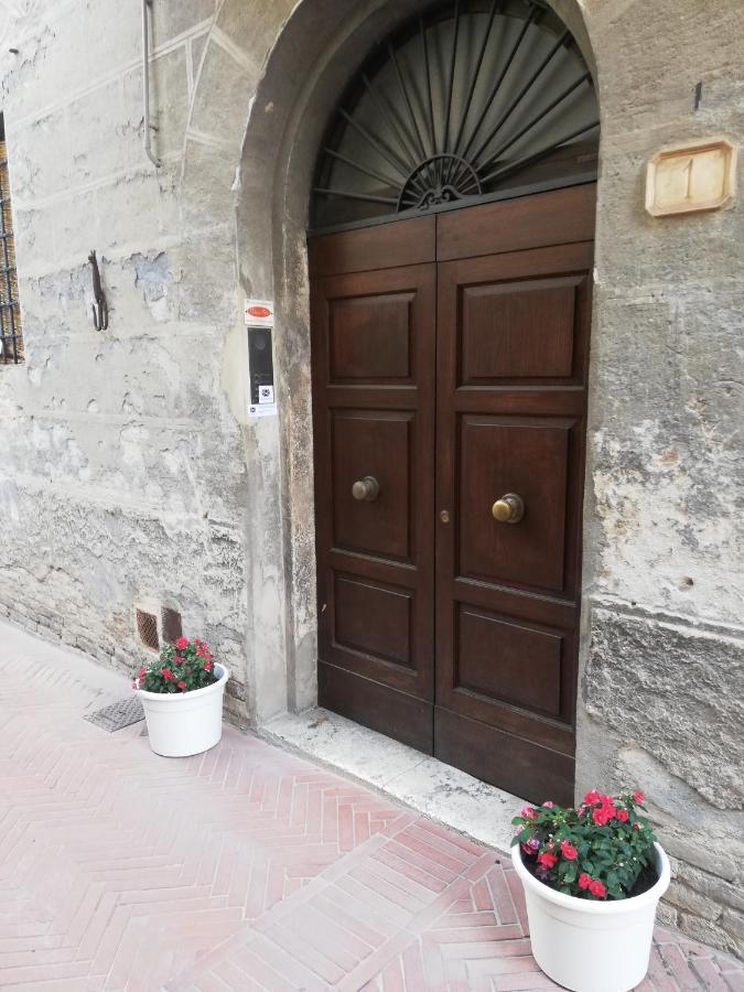 Palazzo Mari Hotel San Gimignano Bagian luar foto